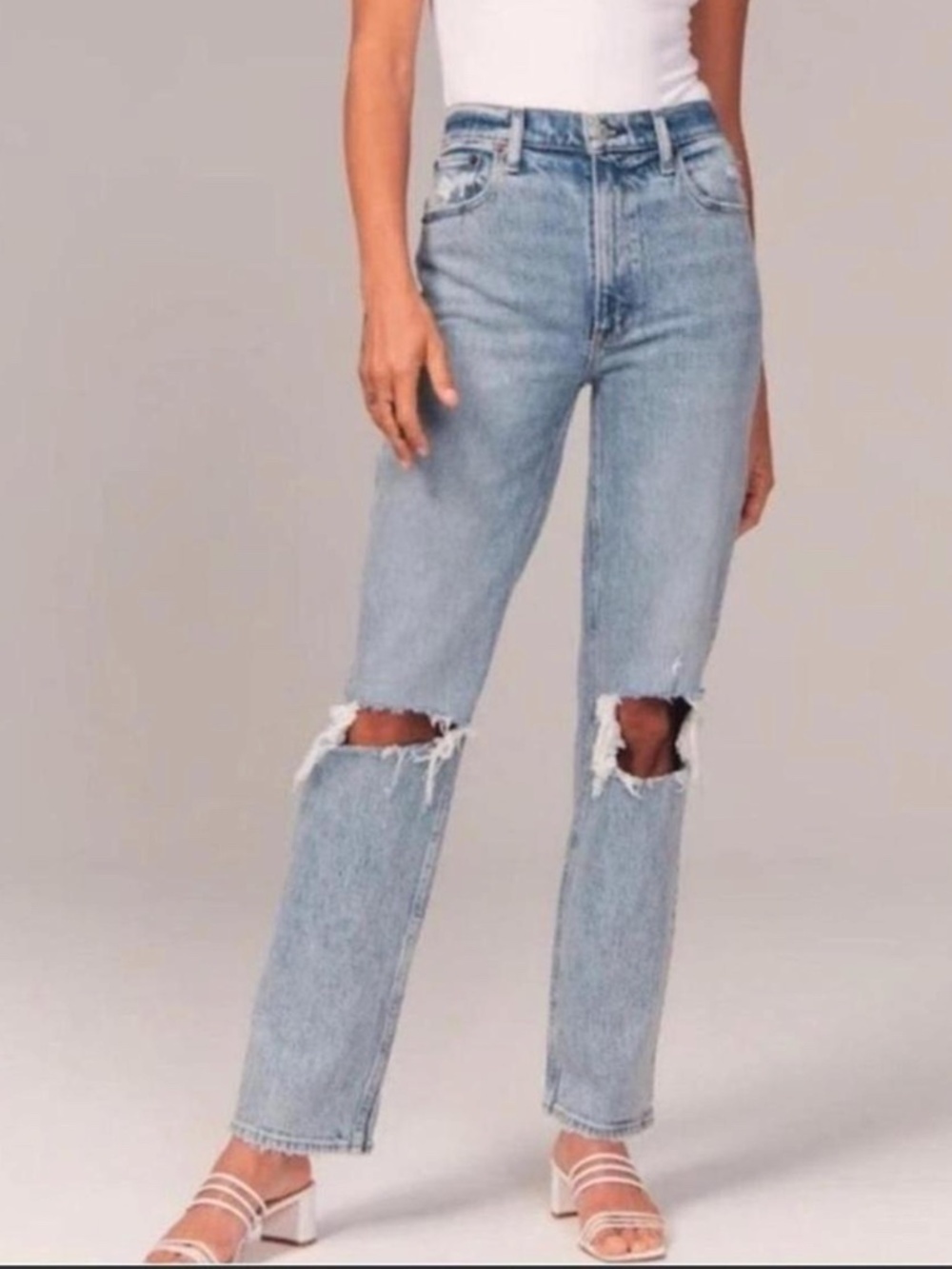 Abercrombie & Fitch Light Wash 90s Straight Jeans Ultra High Rise Size 26/2